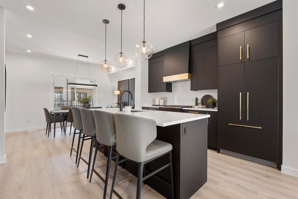 512-8155 8 Avenue Sw, Calgary, AB - Indoor Photo Showing Kitchen With Upgraded Kitchen