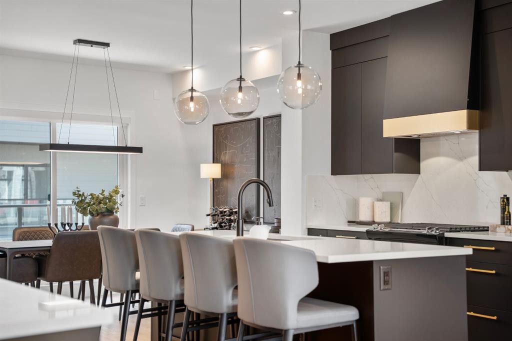 512-8155 8 Avenue Sw, Calgary, AB - Indoor Photo Showing Kitchen With Upgraded Kitchen