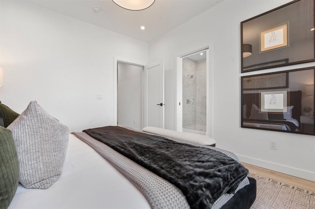 512-8155 8 Avenue Sw, Calgary, AB - Indoor Photo Showing Bedroom