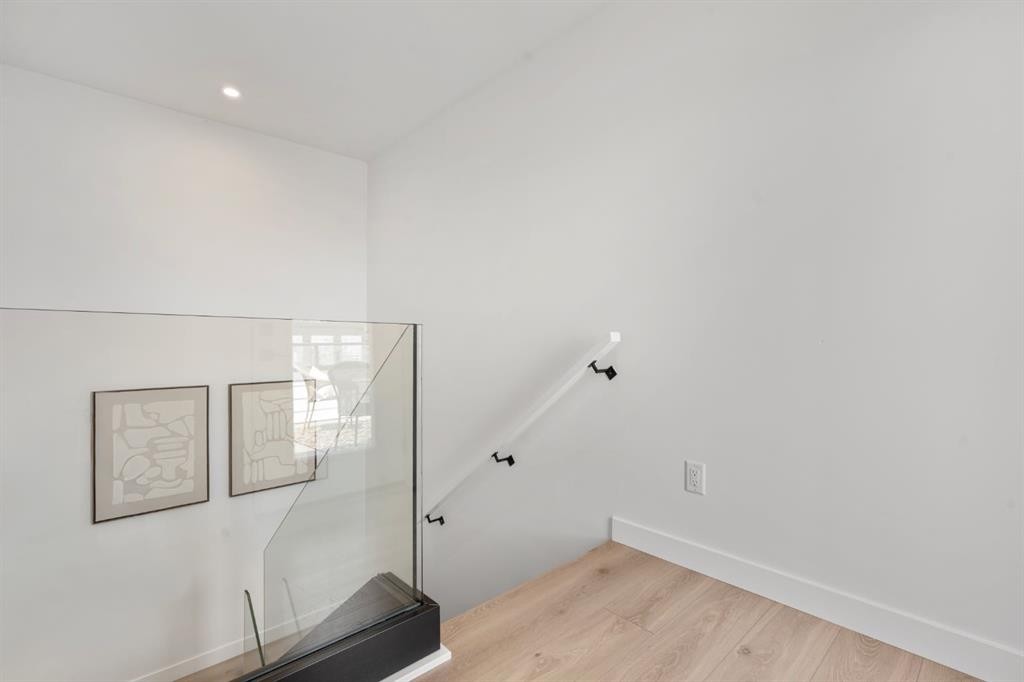 512-8155 8 Avenue Sw, Calgary, AB - Indoor Photo Showing Other Room