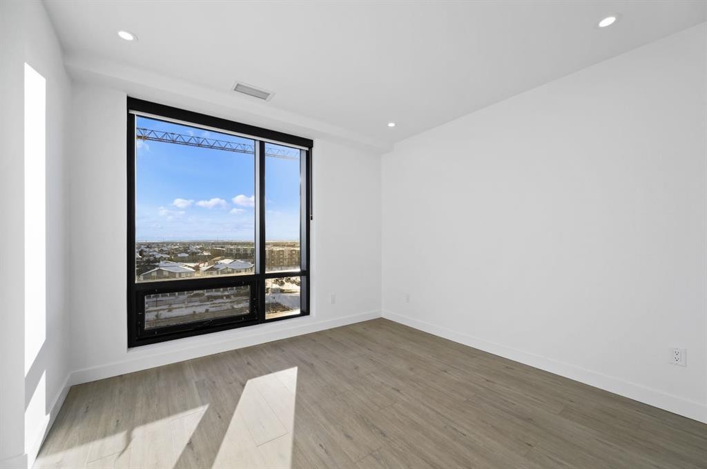 701-8375 Broadcast Avenue Sw, Calgary, AB - Indoor Photo Showing Other Room