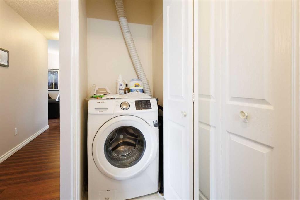 413-33 Arbour Grove Close Nw, Calgary, AB - Indoor Photo Showing Laundry Room