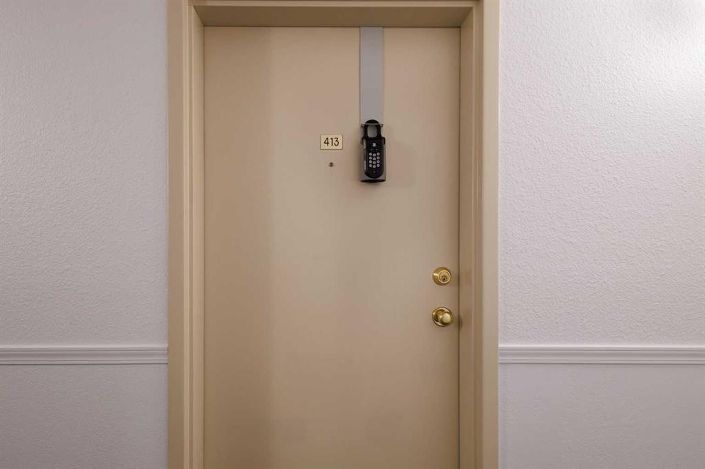 413-33 Arbour Grove Close Nw, Calgary, AB - Indoor