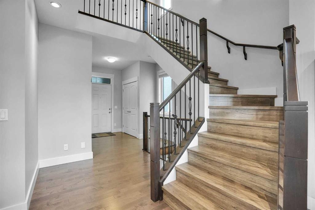 92 Masters Court Se, Calgary, AB