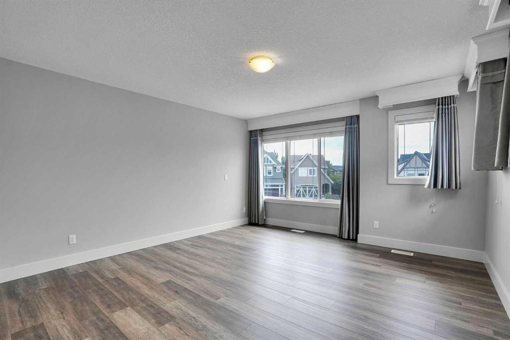 92 Masters Court Se, Calgary, AB