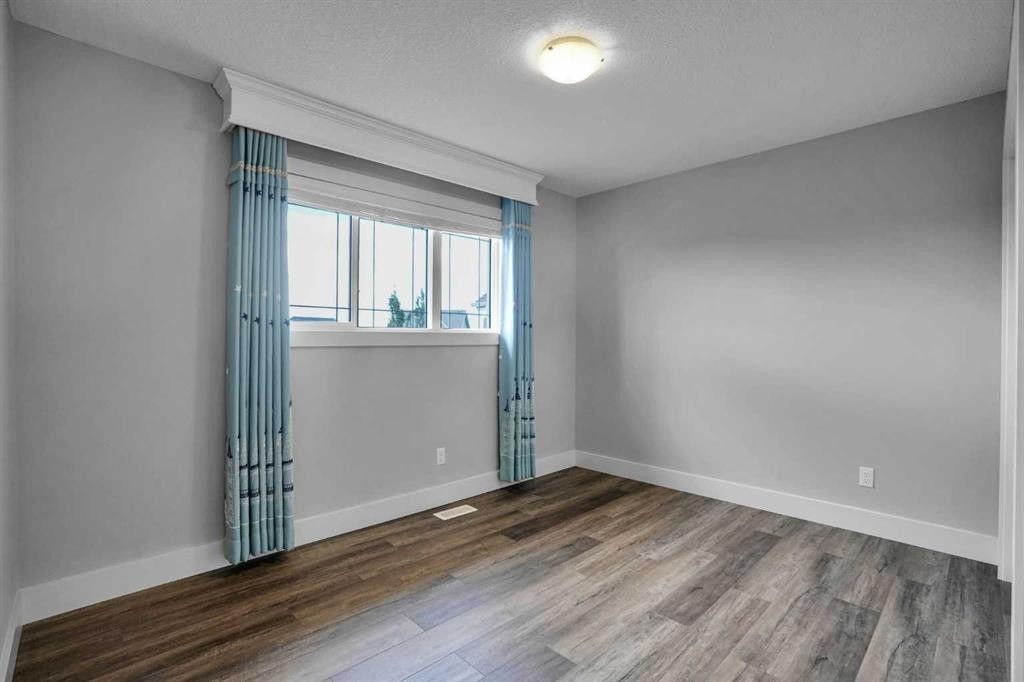 92 Masters Court Se, Calgary, AB