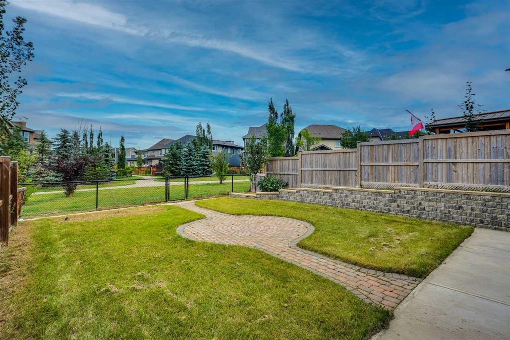 92 Masters Court Se, Calgary, AB