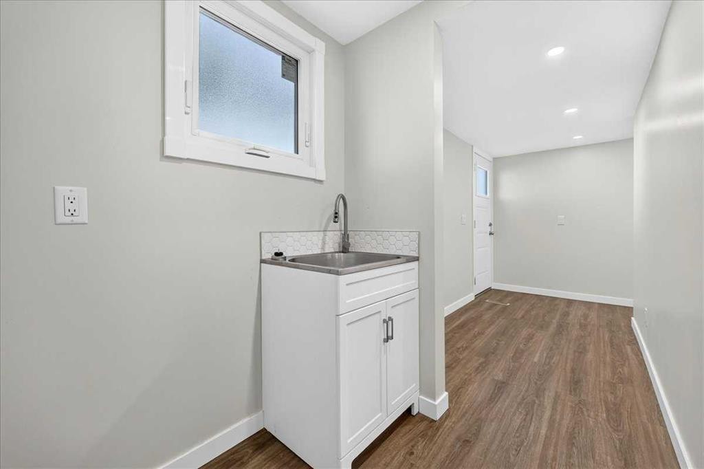 7327 Silver Springs Road Nw, Calgary, AB - Indoor