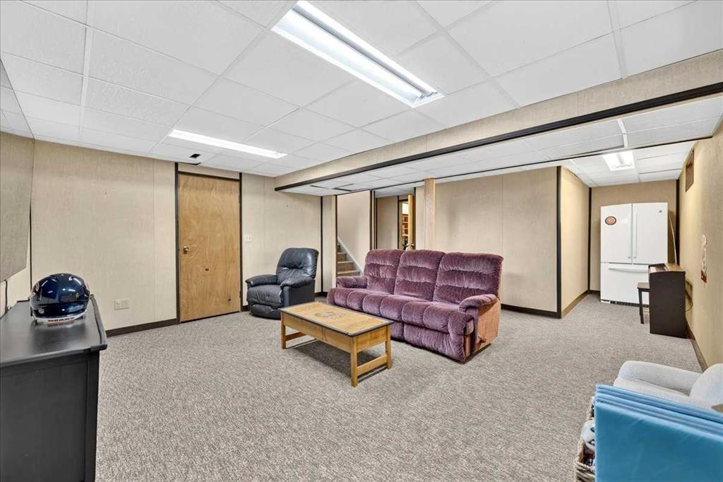 7327 Silver Springs Road Nw, Calgary, AB - Indoor Photo Showing Basement