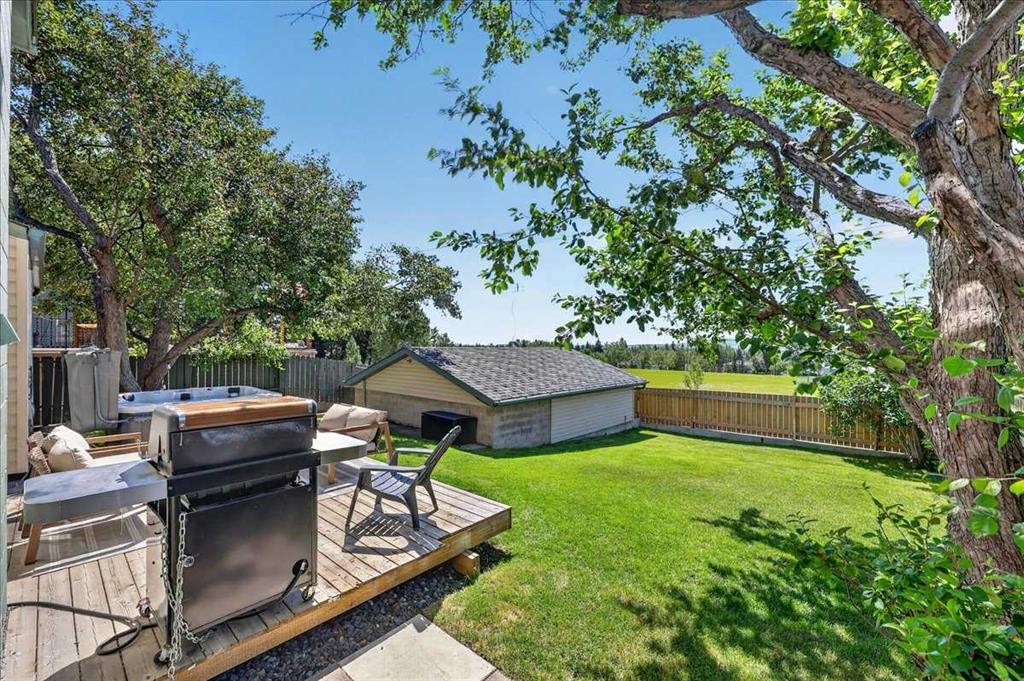 7327 Silver Springs Road Nw, Calgary, AB - Outdoor