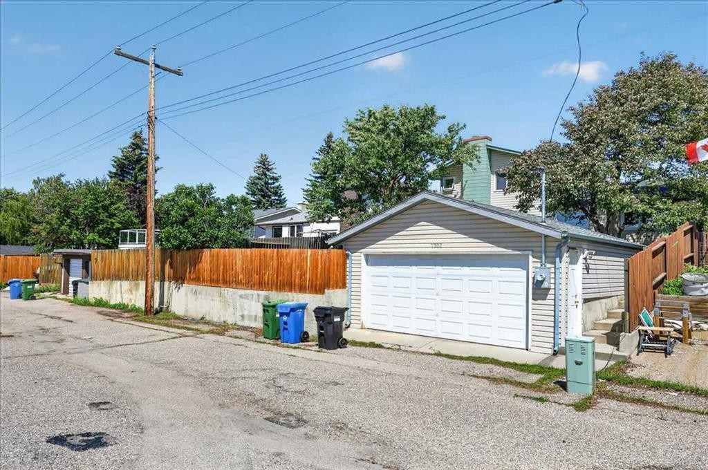 7327 Silver Springs Road Nw, Calgary, AB - Outdoor