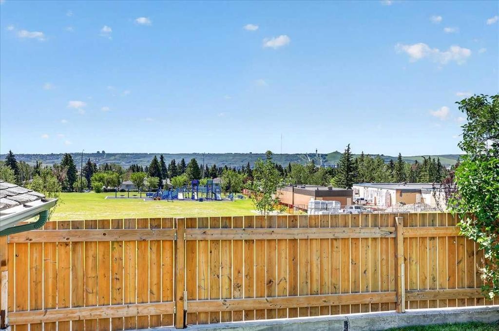 7327 Silver Springs Road Nw, Calgary, AB - Outdoor