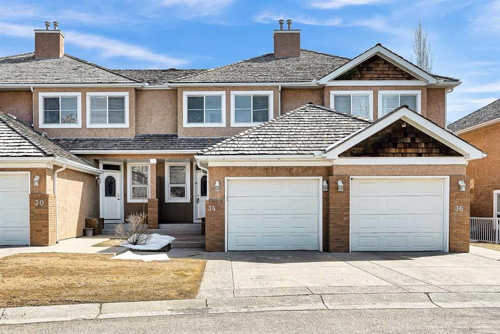 34 Royal Manor Nw, Calgary, AB - Outdoor With Facade