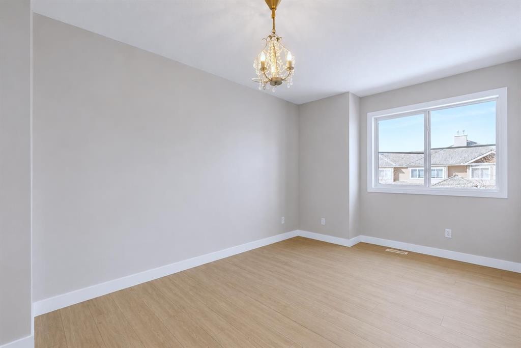 34 Royal Manor Nw, Calgary, AB - Indoor Photo Showing Other Room