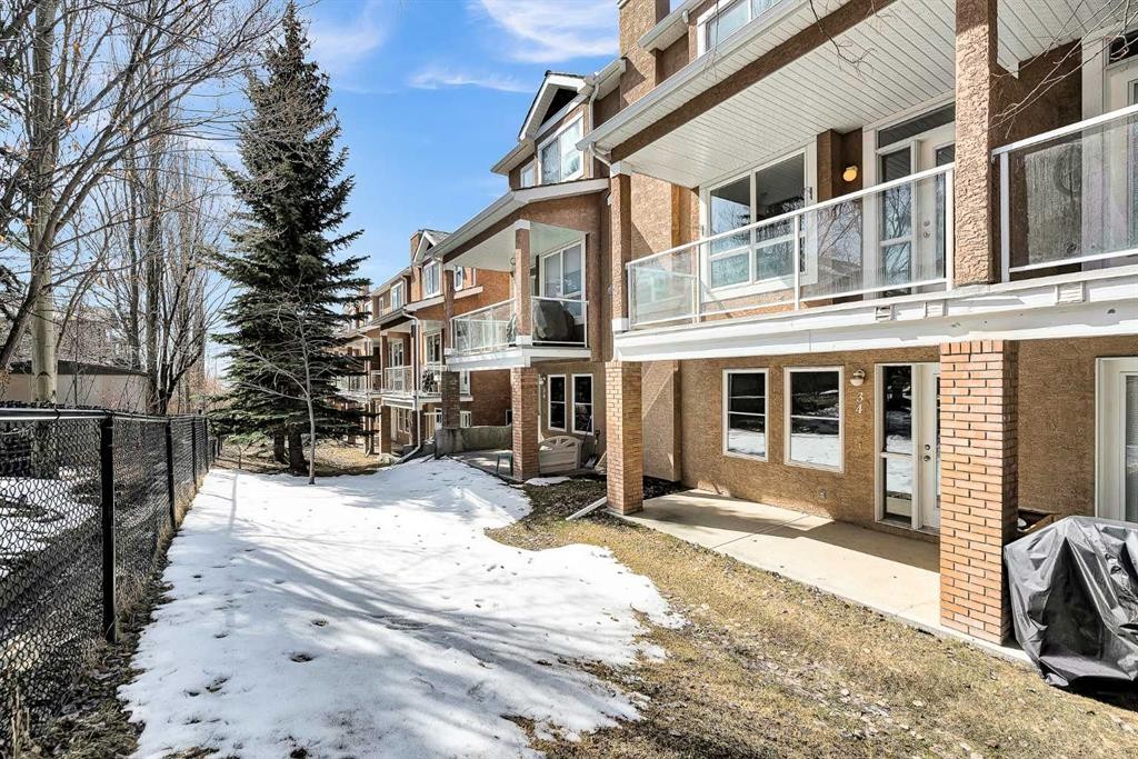 34 Royal Manor Nw, Calgary, AB - Outdoor