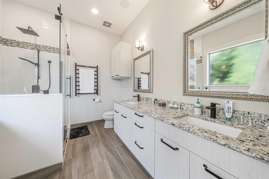 2 Discovery Ridge Heights Sw, Calgary, AB - Indoor Photo Showing Bathroom