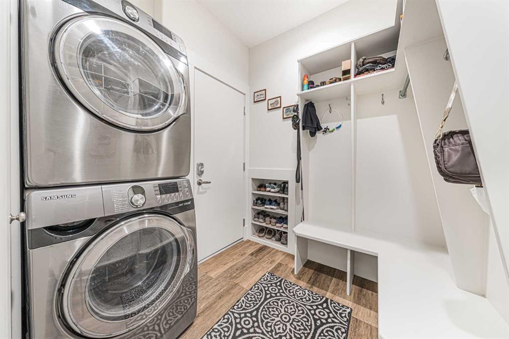 2 Discovery Ridge Heights Sw, Calgary, AB - Indoor Photo Showing Laundry Room