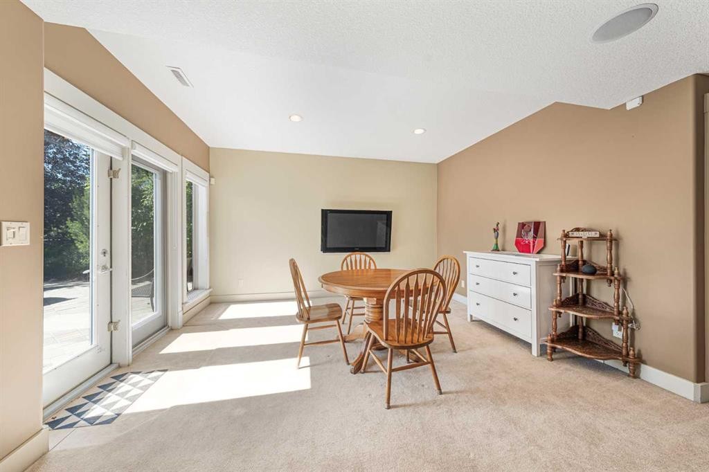 2 Discovery Ridge Heights Sw, Calgary, AB - Indoor