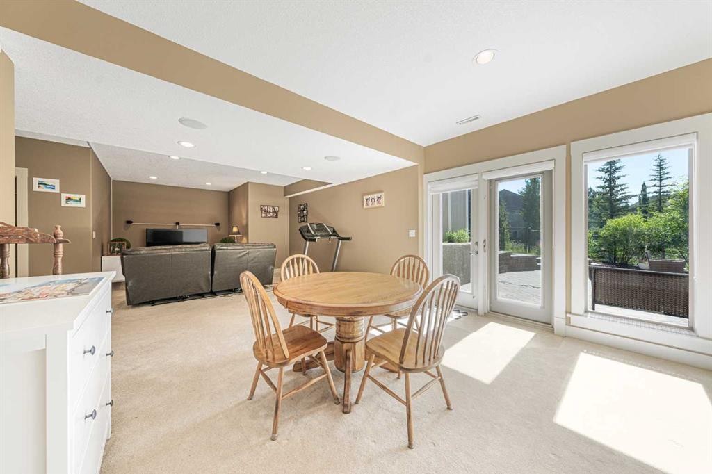2 Discovery Ridge Heights Sw, Calgary, AB - Indoor Photo Showing Dining Room