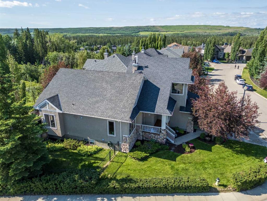 2 Discovery Ridge Heights Sw, Calgary, AB - Outdoor