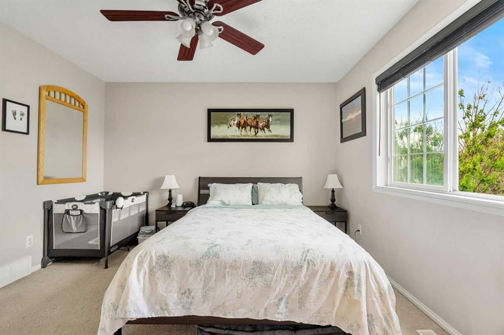 172 Citadel Bluff Close Nw, Calgary, AB - Indoor Photo Showing Bedroom