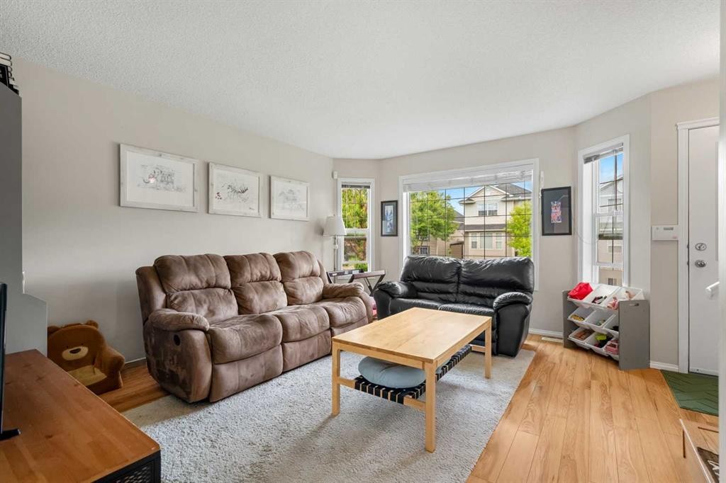 172 Citadel Bluff Close Nw, Calgary, AB - Indoor Photo Showing Living Room