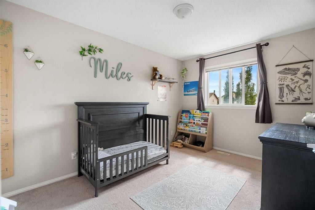 172 Citadel Bluff Close Nw, Calgary, AB - Indoor Photo Showing Bedroom