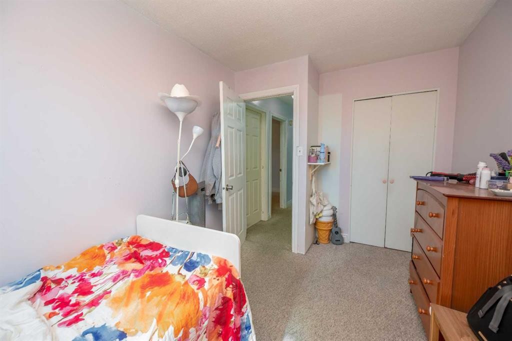 7627 24A Street Se, Calgary, AB