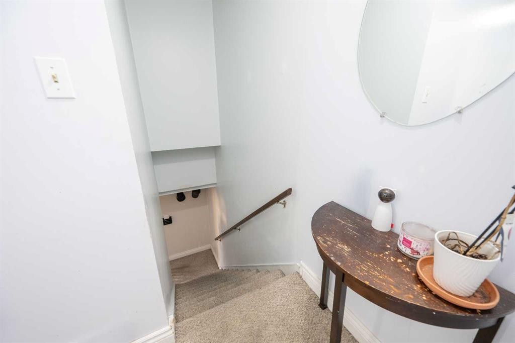 7627 24A Street Se, Calgary, AB