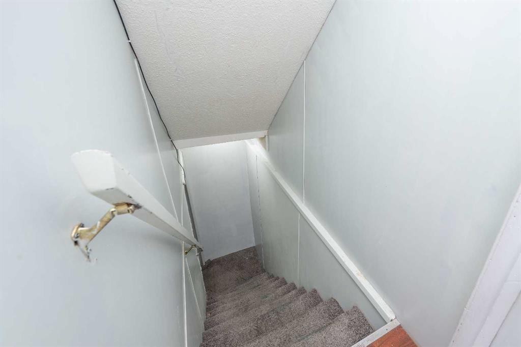7627 24A Street Se, Calgary, AB