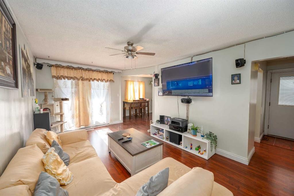 7627 24A Street Se, Calgary, AB
