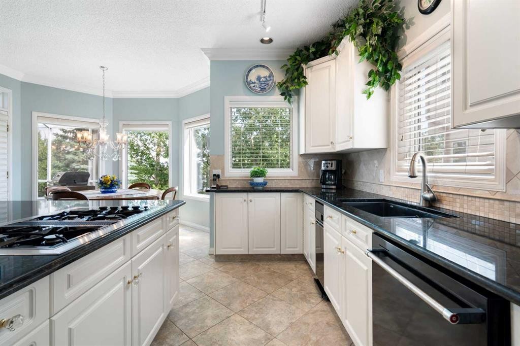 1649 Evergreen Hill Sw, Calgary, AB - Indoor Photo Showing Kitchen With Upgraded Kitchen
