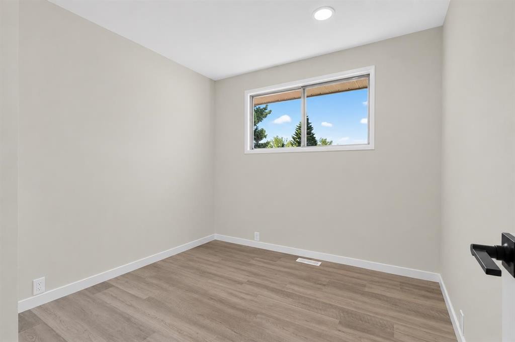 1816 Lynnover Road Se, Calgary, AB - Indoor Photo Showing Other Room