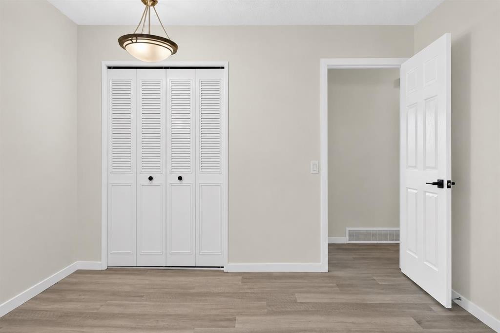 1816 Lynnover Road Se, Calgary, AB - Indoor Photo Showing Other Room
