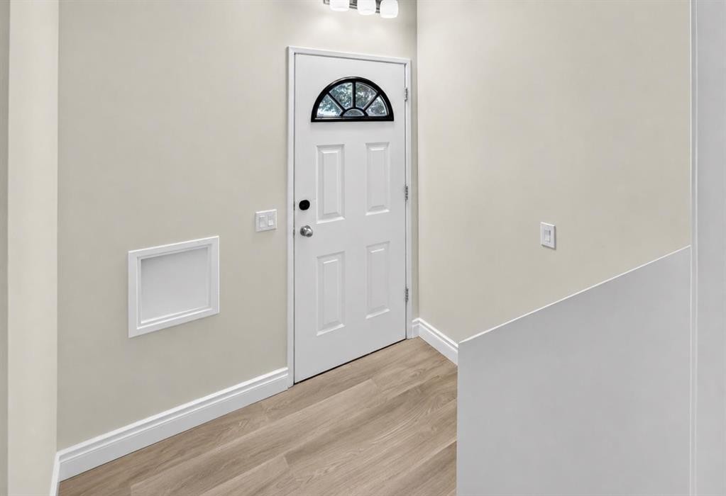 1816 Lynnover Road Se, Calgary, AB - Indoor Photo Showing Other Room
