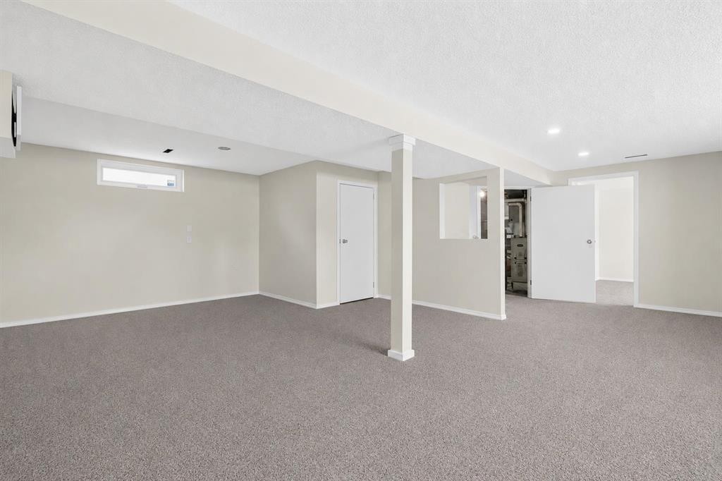 1816 Lynnover Road Se, Calgary, AB - Indoor Photo Showing Basement
