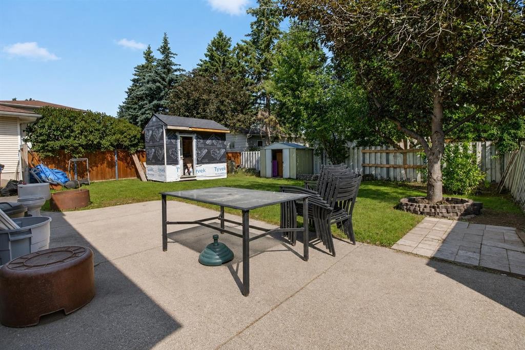 1816 Lynnover Road Se, Calgary, AB - Outdoor