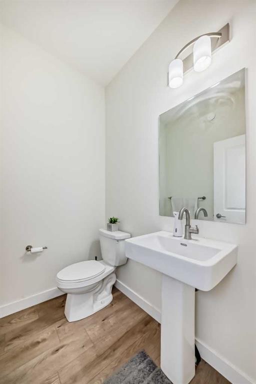 138 Silver Spruce Grove Sw, Calgary, AB - Indoor Photo Showing Bathroom