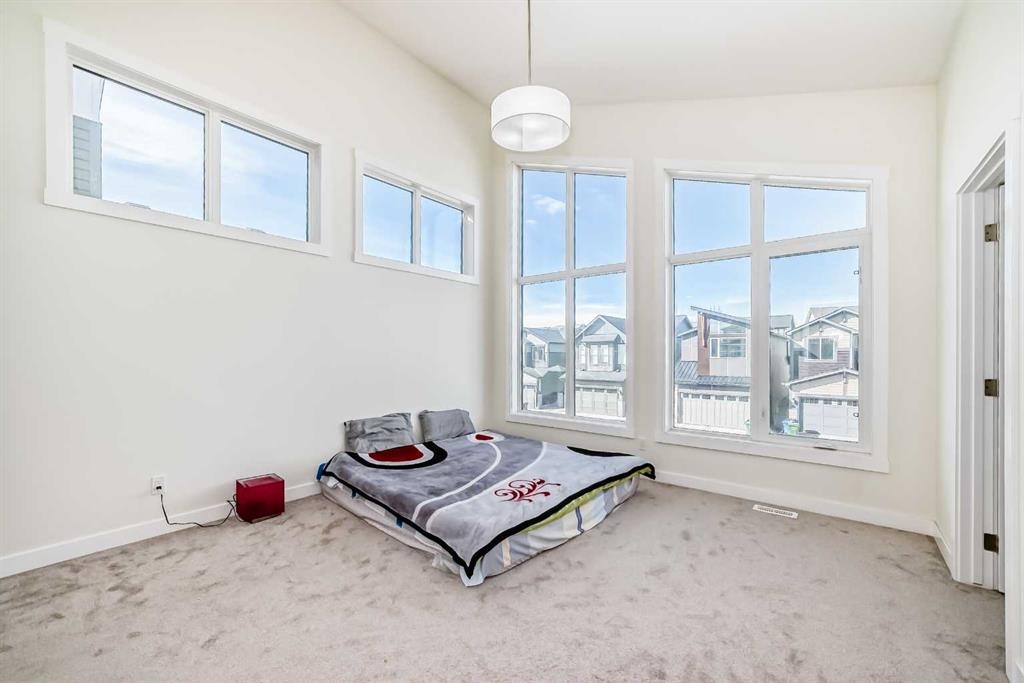 138 Silver Spruce Grove Sw, Calgary, AB - Indoor Photo Showing Other Room