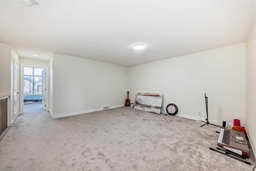 138 Silver Spruce Grove Sw, Calgary, AB - Indoor Photo Showing Other Room