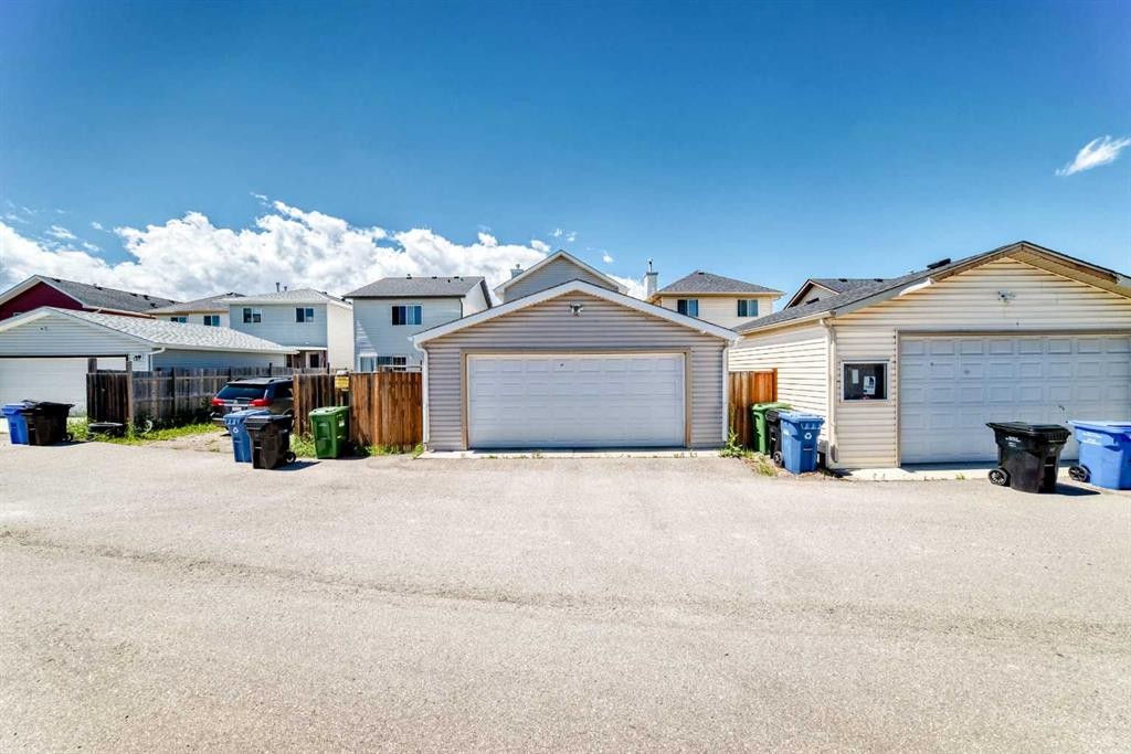 24 Taralake Road Ne, Calgary, AB - Outdoor