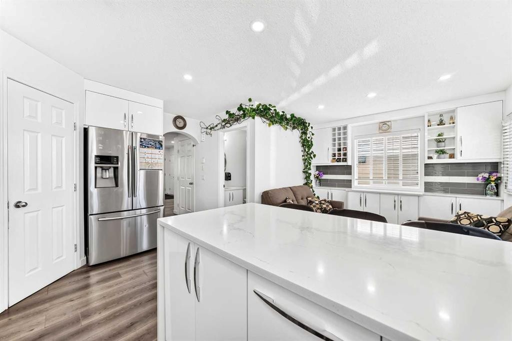 24 Taralake Road Ne, Calgary, AB - Indoor Photo Showing Kitchen