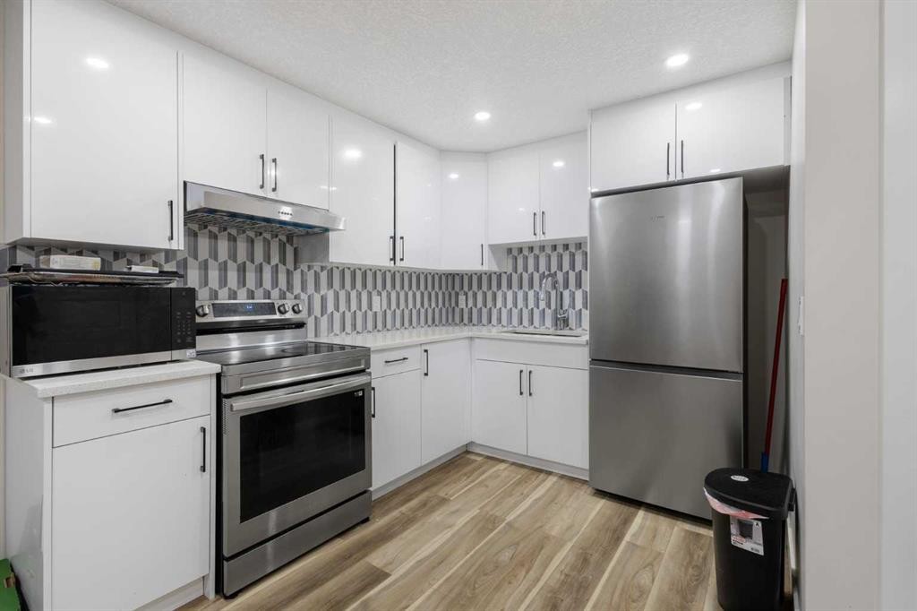 66 Aquila Way Nw, Calgary, AB