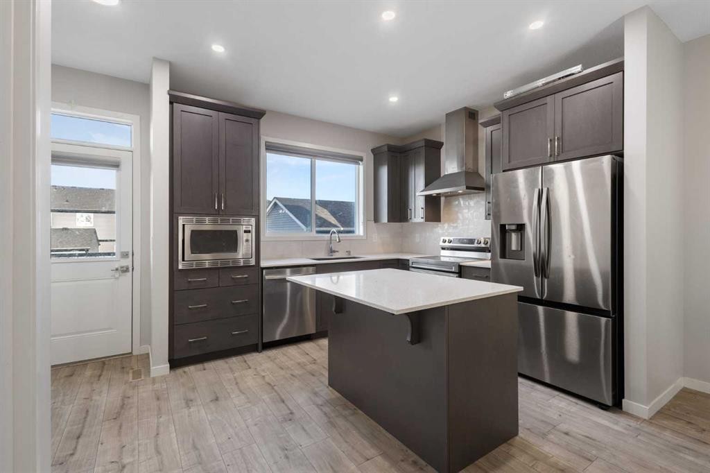 66 Aquila Way Nw, Calgary, AB