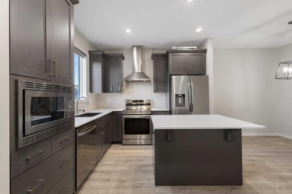 66 Aquila Way Nw, Calgary, AB