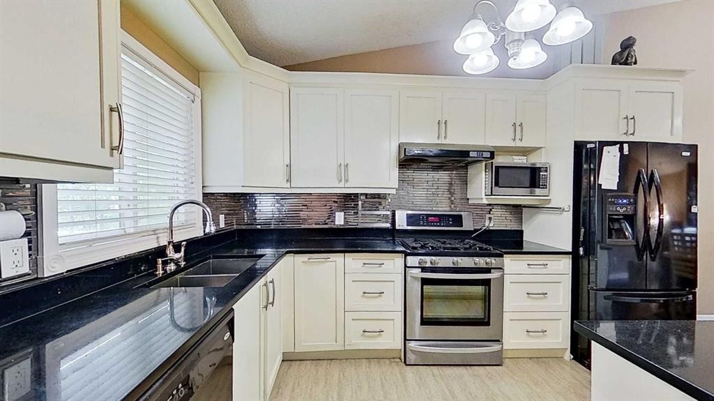 109 Edgebrook Gardens Nw, Calgary, AB