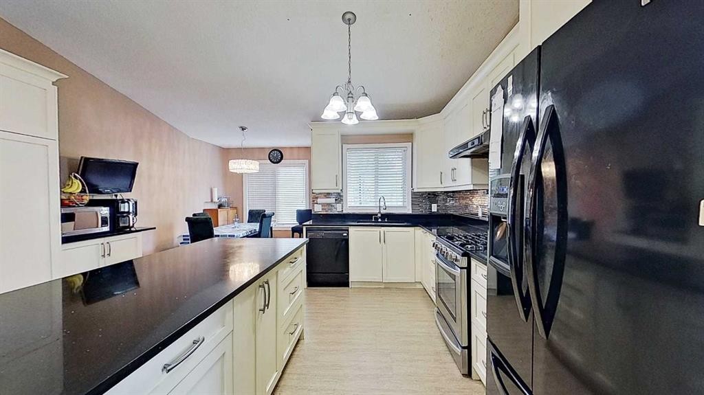109 Edgebrook Gardens Nw, Calgary, AB