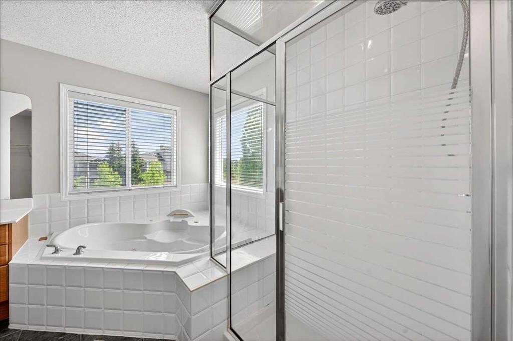 18 Cougarstone Bay Sw, Calgary, AB - Indoor Photo Showing Bathroom
