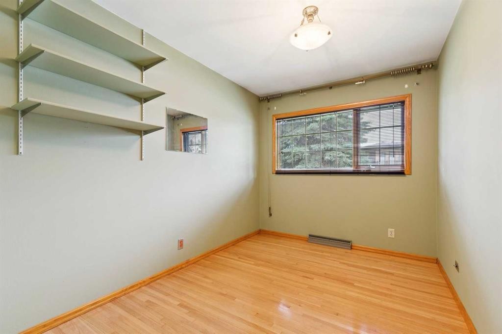 47 Montrose Crescent Ne, Calgary, AB - Indoor Photo Showing Other Room