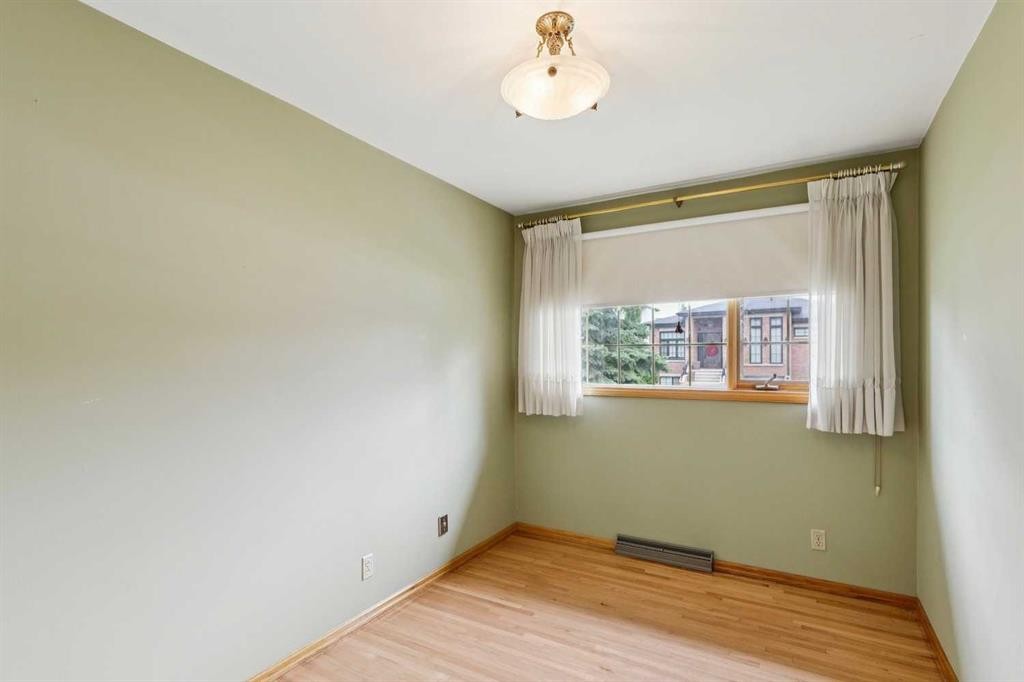 47 Montrose Crescent Ne, Calgary, AB - Indoor Photo Showing Other Room